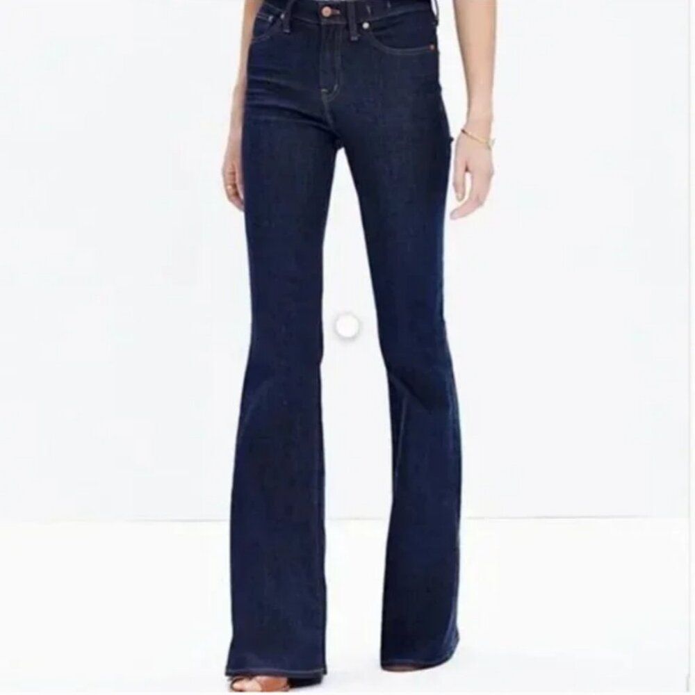 Madewell Women's Flea Market Flare Jeans in Darkwash Size 32